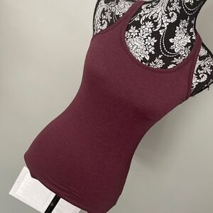 Lululemon size 4 top